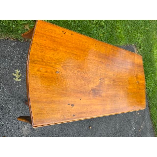 Early 19th Century Antique American Maple Pembroke Table With Shaped Leaves and Top C. 1800 For Sale - Image 5 of 10