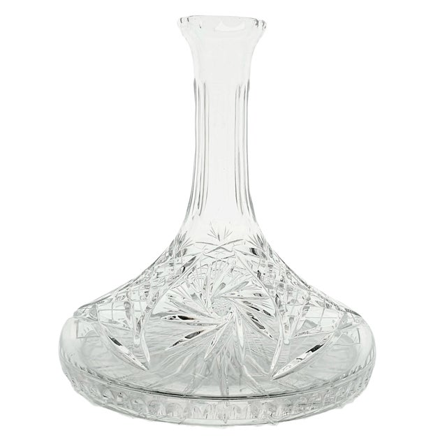 Vintage Cut Crystal Ship’s Decanter – Eleanor Pattern by American Cut – Faceted Dome Stopper – 34 Oz Barware Accent For Sale In San Francisco - Image 6 of 11