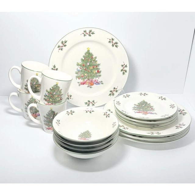 Gibson & Holiday Time “Noel Morning” 16-Piece Ceramic Dinnerware Set, Service 4 No chips, cracks, or fleabites. Set...