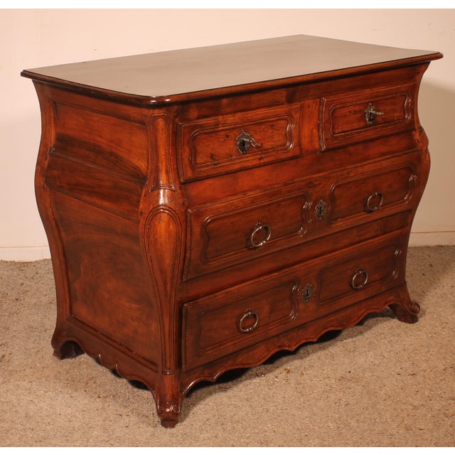 18th Century Small Tomb Commode in Walnut For Sale - Image 9 of 13