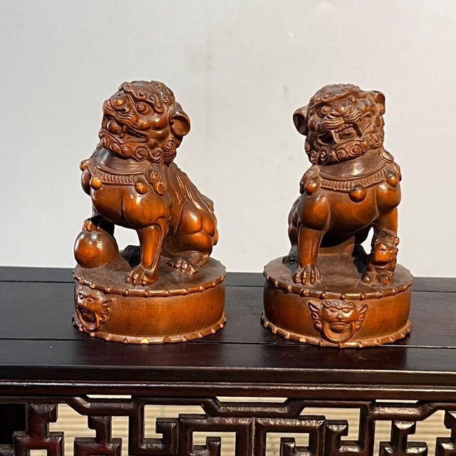 Vintage Boxwood Carved Foo Dogs / Guardian Lions - Pair of Miniature Statues For Sale In Los Angeles - Image 6 of 9