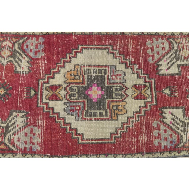 1970s Turkish Vintage Medallion Design Red Oushak Rug For Sale In Sacramento - Image 6 of 10