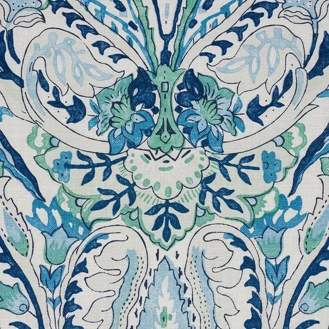 A special printing technique gives this painterly, large-scale paisley its beautiful, layered look and the subtle...