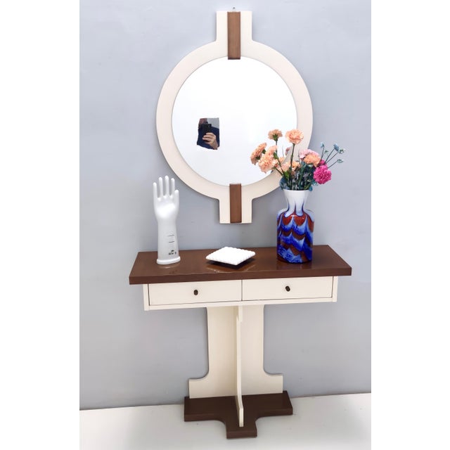 Made in Italy, 1970s. This set features a walnut frame, with ivory lacquered parts. They might show slight traces of use...