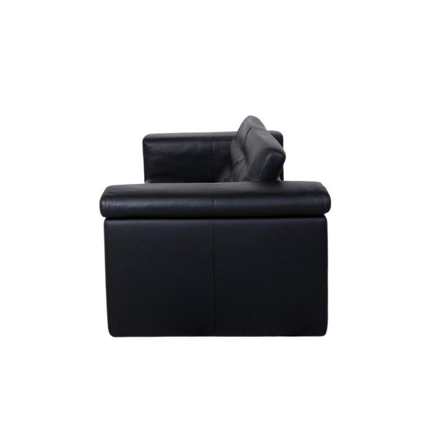 Model 6800 Three-Seater Leather Sofa in Black with Manual Function by Rolf Benz For Sale - Image 10 of 11