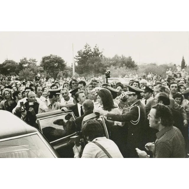 1970s Jackie Kennedy with Crowd of People, 1970s, Black & White Photograph For Sale - Image 5 of 5