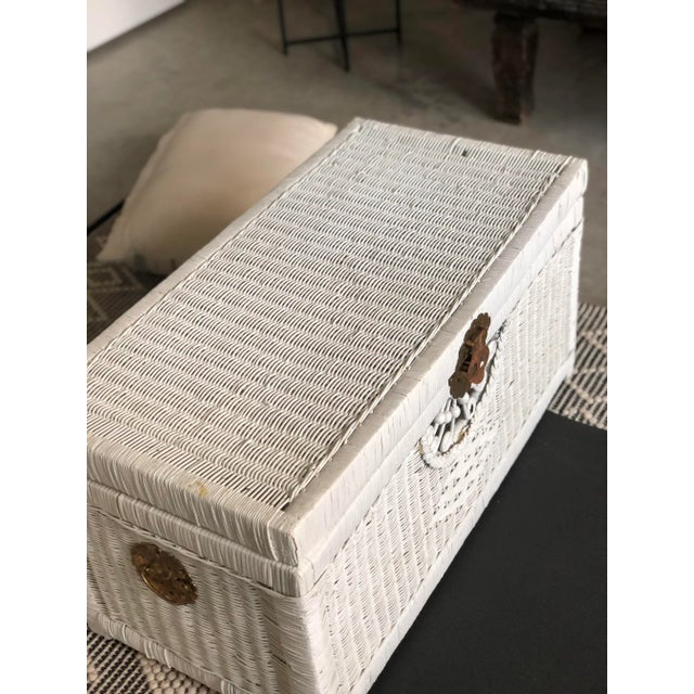 Chinoiserie Wicker Blanket Chest/Trunk With Brass Hardware, 20th Century For Sale In Houston - Image 6 of 12