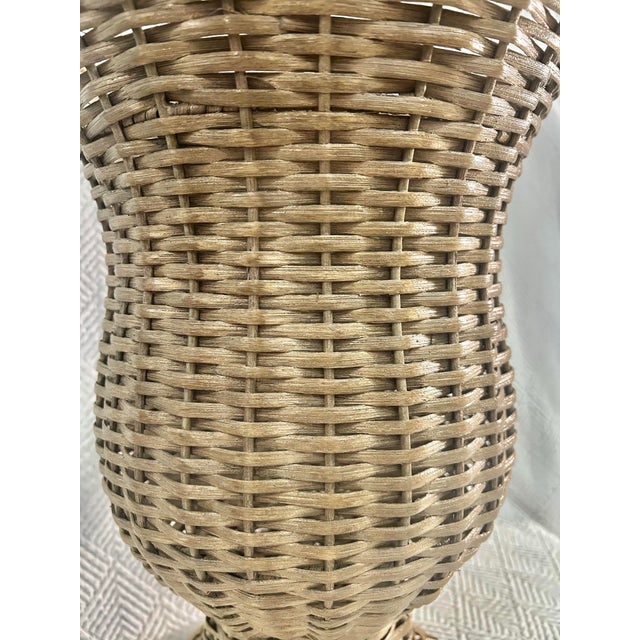 Late 20th Century Coastal Style Whitewashed Wicker Footed Urn For Sale In New Orleans - Image 6 of 7
