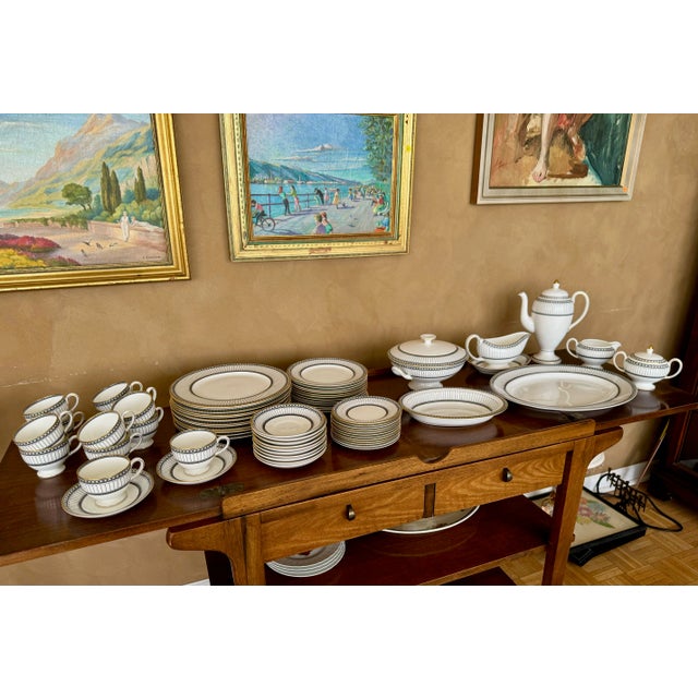 Classical Roman 1980s Wedgewood Black "Colonnade" Bone China Dinner Service for Twelve- 67 Pieces For Sale - Image 3 of 11
