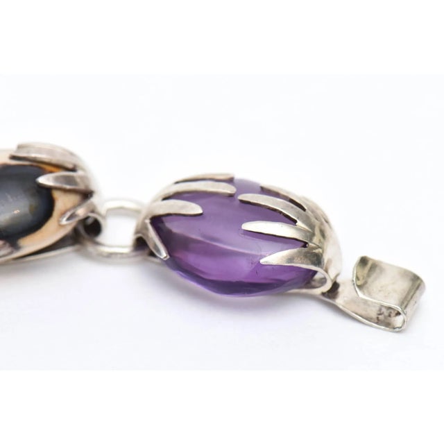 Vintage Hallmarked Sterling Silver, Amethyst and Agate Stone Hand Bracelet For Sale - Image 4 of 8