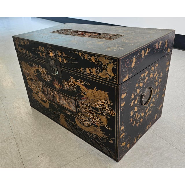 Late 19th Century Chinese Late Qing Dynasty Ebonized and Partial Gilt Decorated Packing Trunk For Sale - Image 4 of 8