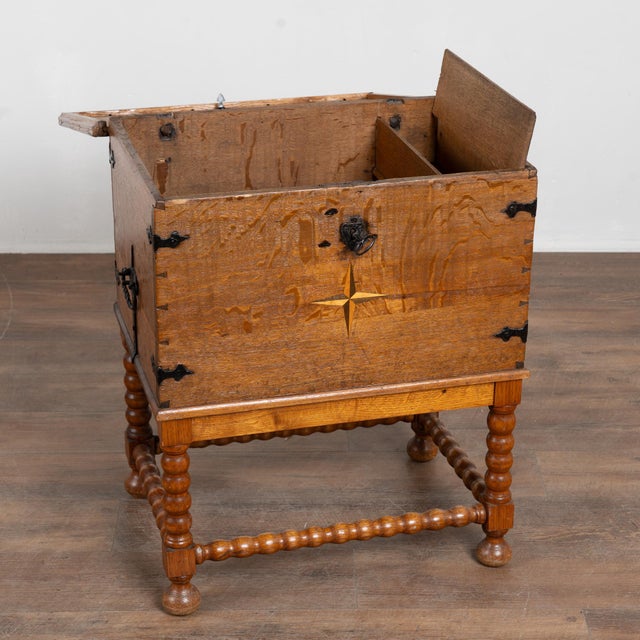 Traditional Early 19th Century Oak Trunk on Stand Side Table For Sale - Image 3 of 17