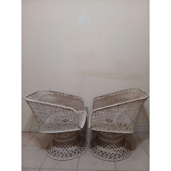 1960s Vintage Russell Woodard Woven Spun Fiberglass Outdoor Chair Set of 2 For Sale - Image 5 of 7