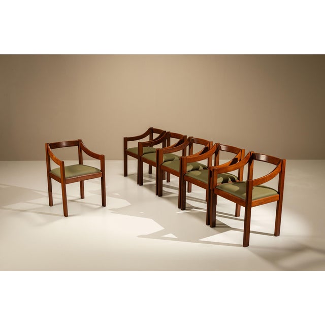 A quiet balance between structure and comfort defines this set of six dining chairs. The design speaks through proportion...