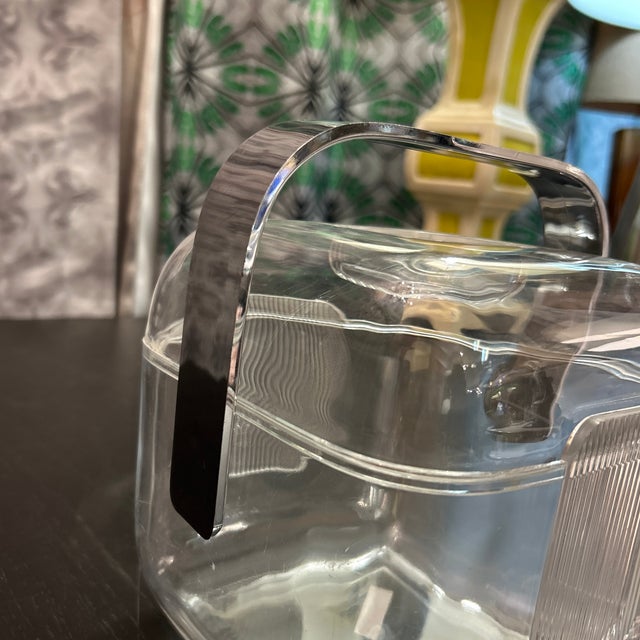 Ambrogio Pozzi Ambrogio Pozzi for Fratelli Guzzini Italian Acrylic and Lucite Ice Bucket and Tongs For Sale - Image 4 of 10