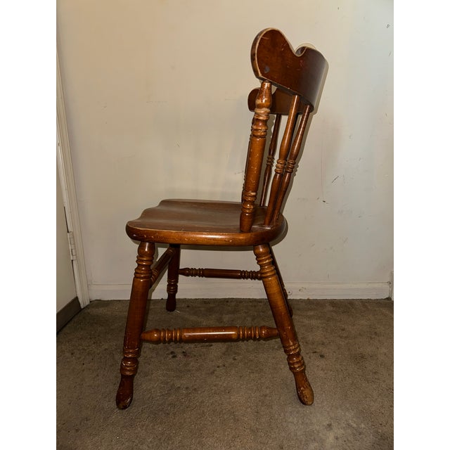 American Mid-Century Tell City Chair Co. Solid Hard Rock Maple Windsor Spindle Back Side Chair For Sale - Image 3 of 6