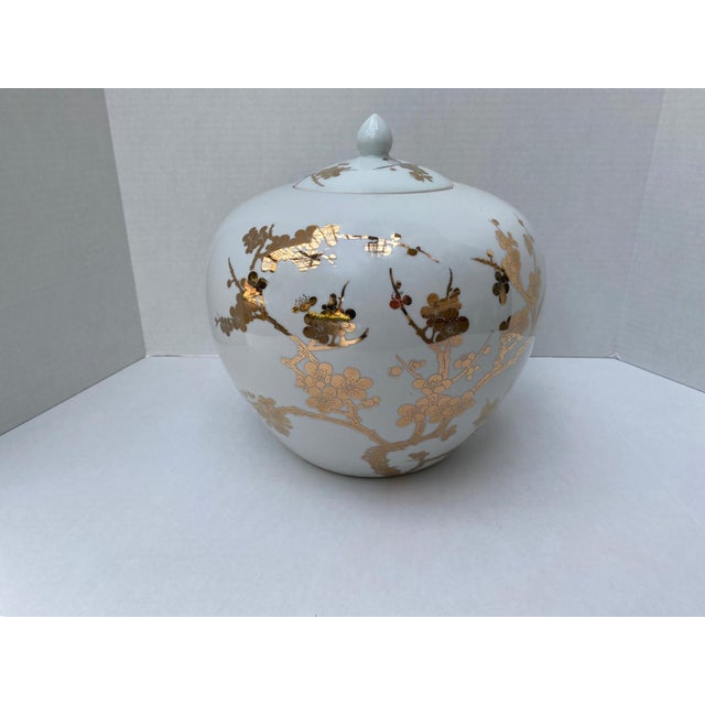 Chinoiserie Williams Sonoma Home Porcelain White and Gold Ginger Jar For Sale - Image 3 of 15