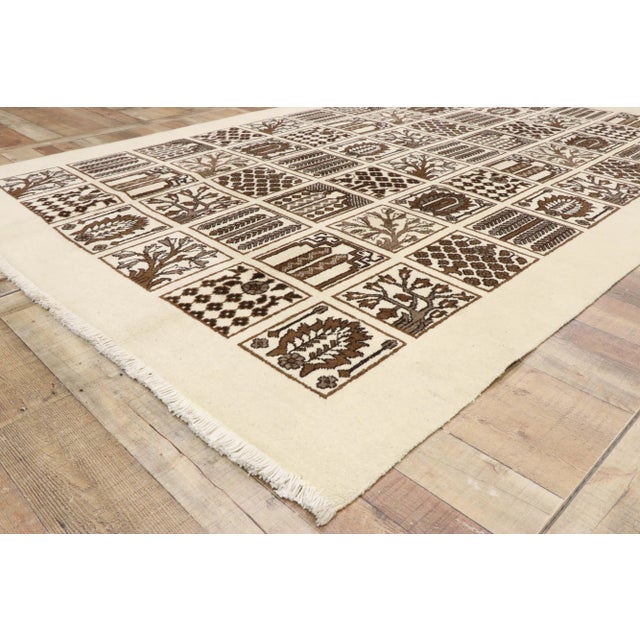 Vintage Persian Bakhtiari Rug - 06'09 X 10'01 For Sale In Dallas - Image 6 of 8