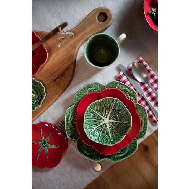 Bordallo Pinheiro Cabbage 16-Piece Dinnerware Set with Mug in Green, Service for Four For Sale - Image 10 of 13