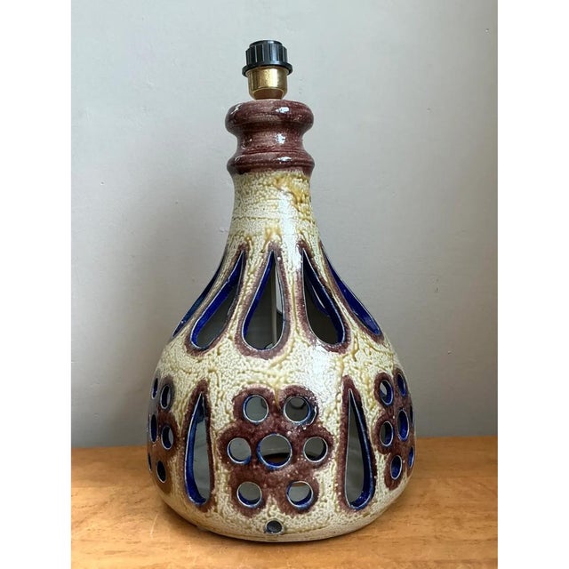 Mid-Century Modern Vintage Mid-Century Modern Pierced Ceramic Table Lamp For Sale - Image 3 of 12