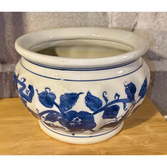 Chinoiserie Vintage Blue & White Chinoiserie Planter For Sale - Image 3 of 6