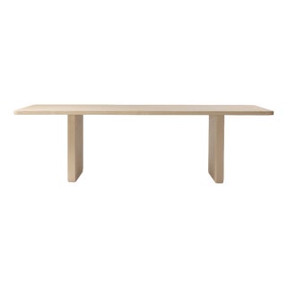 Ninō Dining Table from PLATŌ For Sale