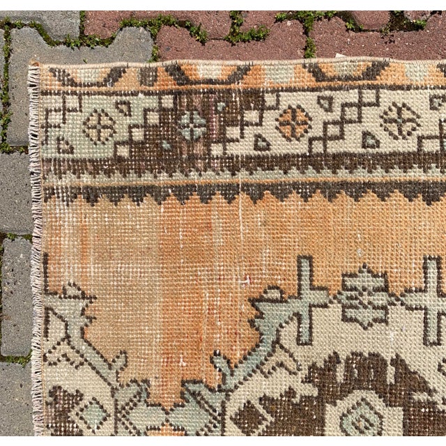 1970s Turkish Medallion Hand Knotted Rug For Sale In Sacramento - Image 6 of 11