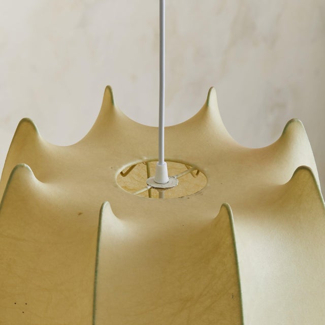 1960s Italian Ribbed Cocoon Pendant For Sale - Image 10 of 18