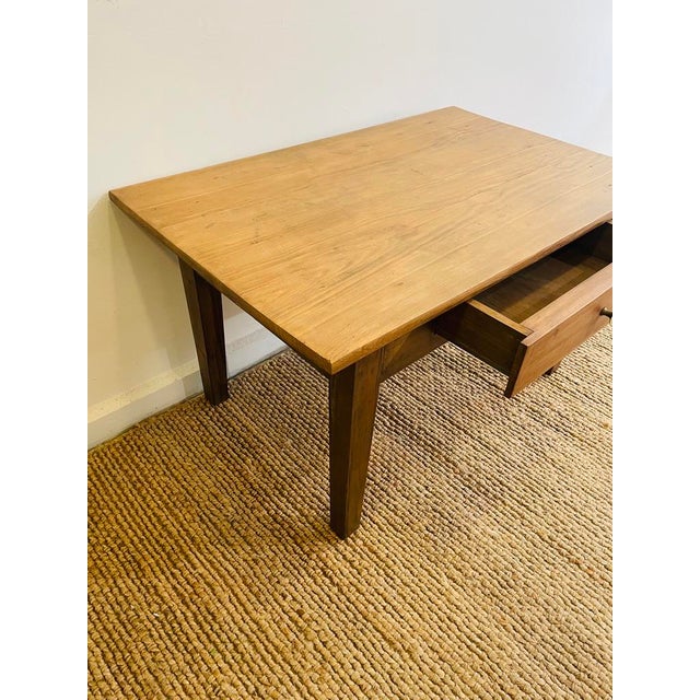 Mid-Century Modern Coffee Table in Wood For Sale - Image 5 of 8