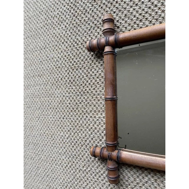 The size of the mirror is 27x36cm