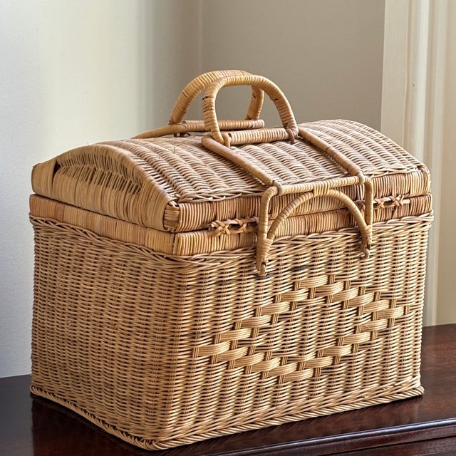 Offering a beautiful natural wicker carrying case/basket. Great for displays or a variety of uses, including as a picnic...