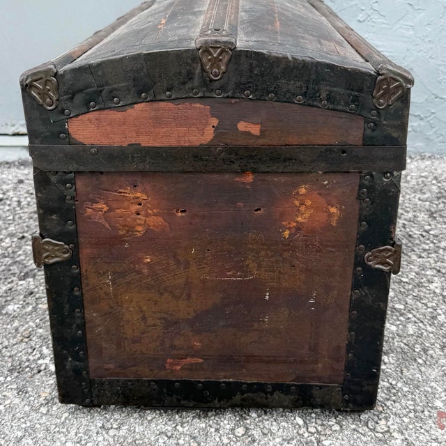 Late 19th Century Late 19th Century SHR Trade Co Wooden Barrel-Top Steamer Trunk For Sale - Image 5 of 9