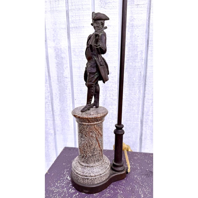Mid 20th Century Vintage Bronze on Marble Colonial Williamsburg Table Lamp For Sale - Image 5 of 8