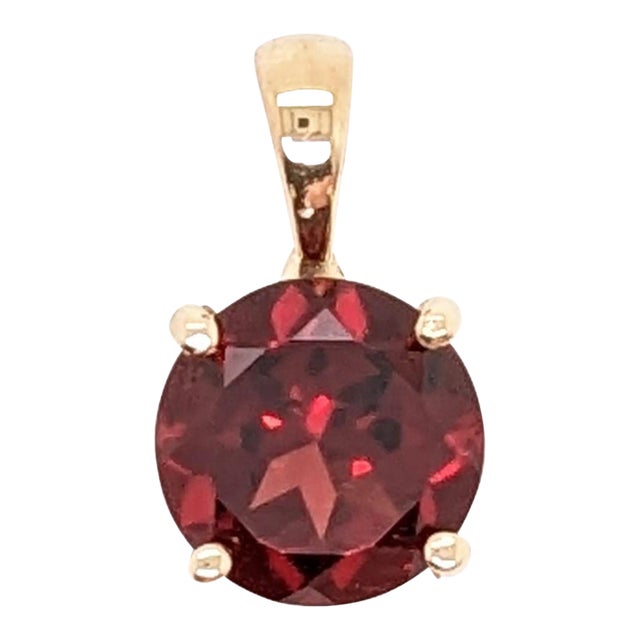2.2ct Red Garnet Solitaire Pendant in Solid 14K Yellow Gold Round 8mm For Sale