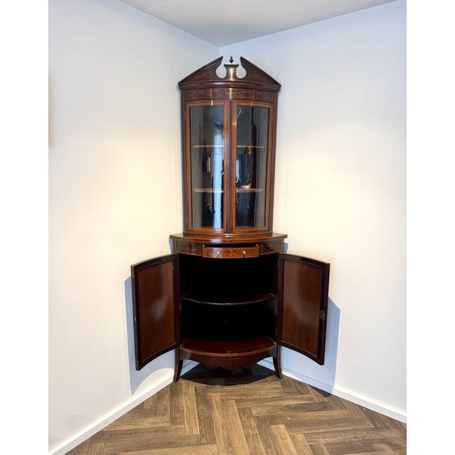 Antique Edwardian Mahogany Marquetry Inlaid Corner Cabinets, 1900s, Set of 2 For Sale - Image 4 of 12