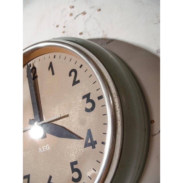 Industrial Green Wall Clock from Aeg, Germany, 1960s For Sale - Image 10 of 14