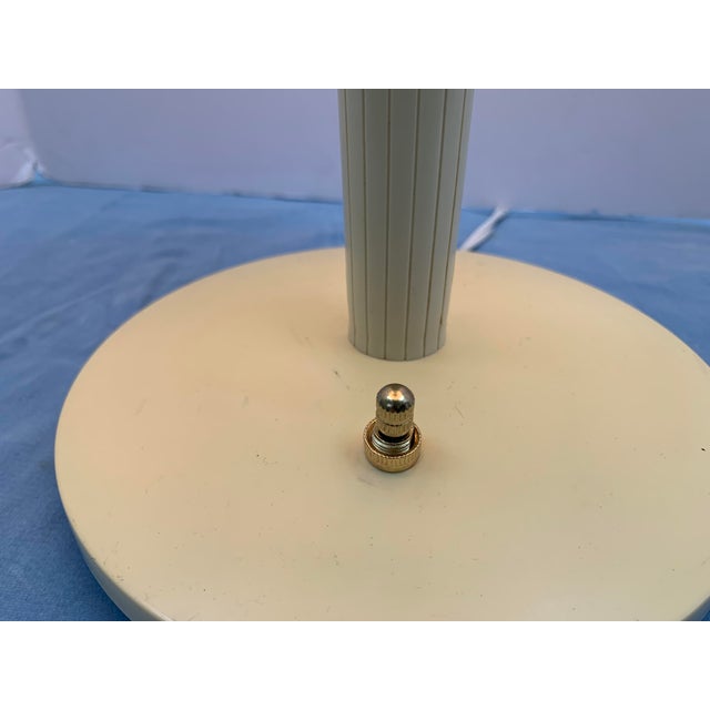 Plastic Midcentury White Gerald Thurston for Lightolier Table Lamp, Rewired For Sale - Image 7 of 13