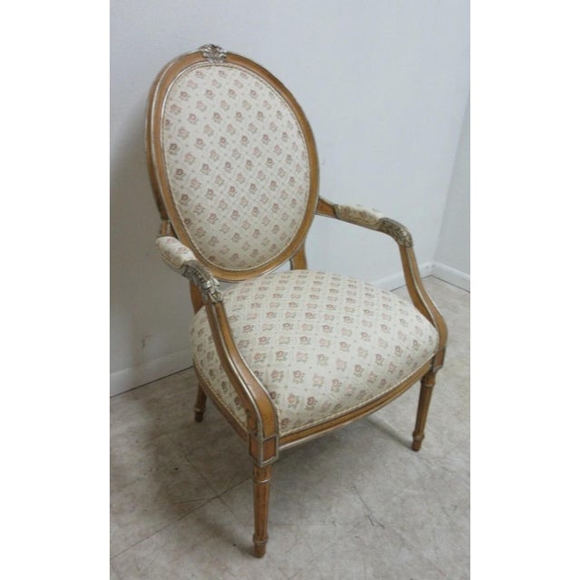 please review shipping terms. Measurements ( L x W x H) 28.5 x 26 x 44.5 seat height 20.5 arm height 27.5 Great shape...