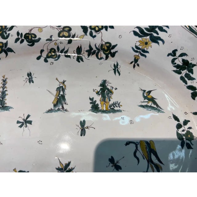 Great 18th Century Polychrome French Faience Platter For Sale - Image 4 of 8