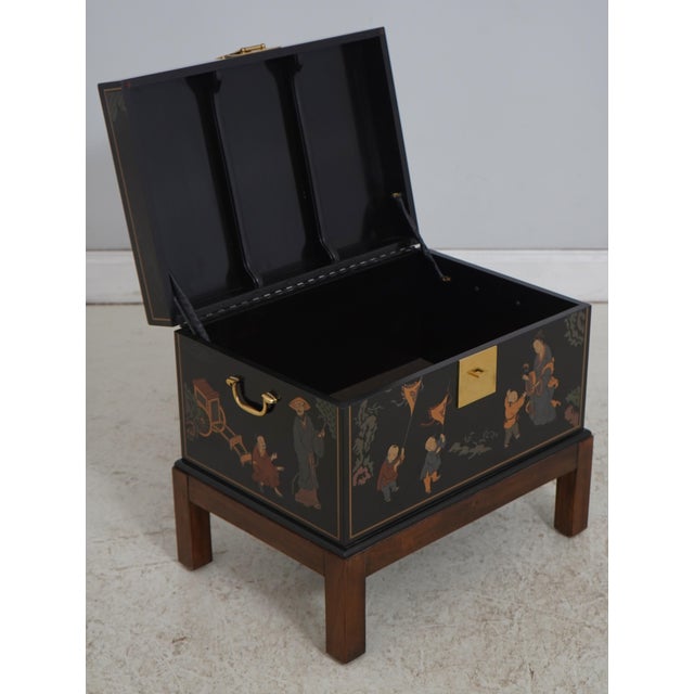 Chinoiserie Drexel Chinoiserie Decorated Lift Top Box Stand For Sale - Image 3 of 17