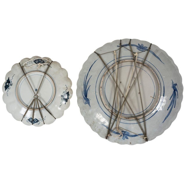 Pair of Japan plates is an original decorative porcelain object realized in the 19th century by Japan manufacture. The...