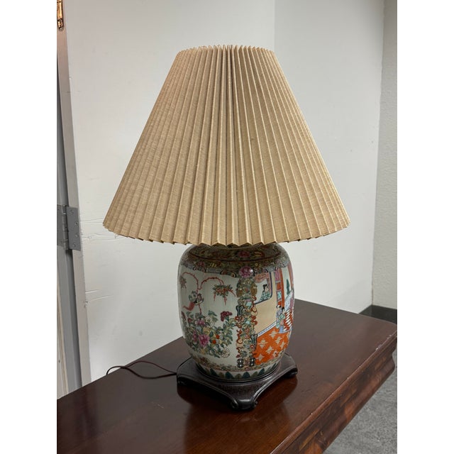 Rose Medallion Style Porcelain Ginger Jar Table Lamp, Vintage For Sale - Image 4 of 12