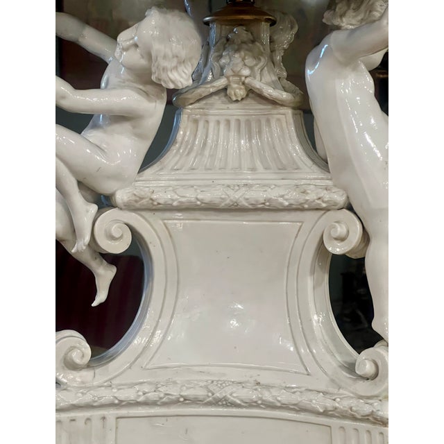 Mid-20th Century Italian Splendor Porcelain Cherub Lamp – Hollywood Regency / Italian Neoclassical Putti Table Lamp For Sale - Image 11 of 13