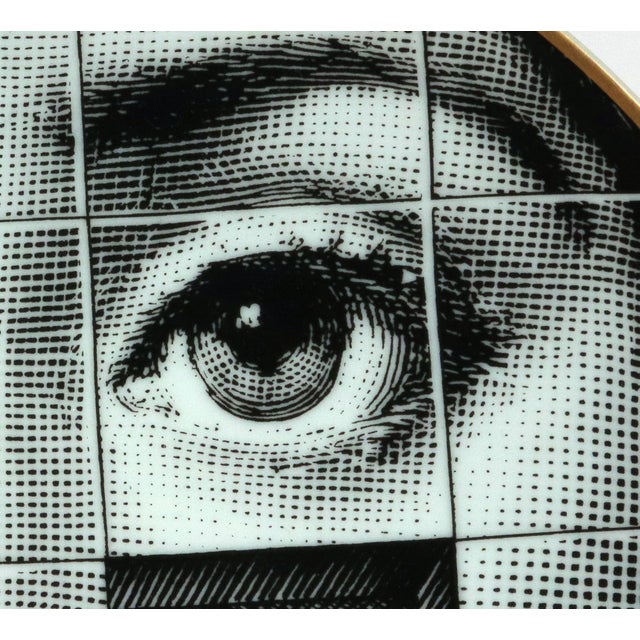 1990s Piero Fornasetti Rosenthal Porcelain Plate, Temi E Variazioni, Motiv 33, With Original Box For Sale - Image 5 of 12