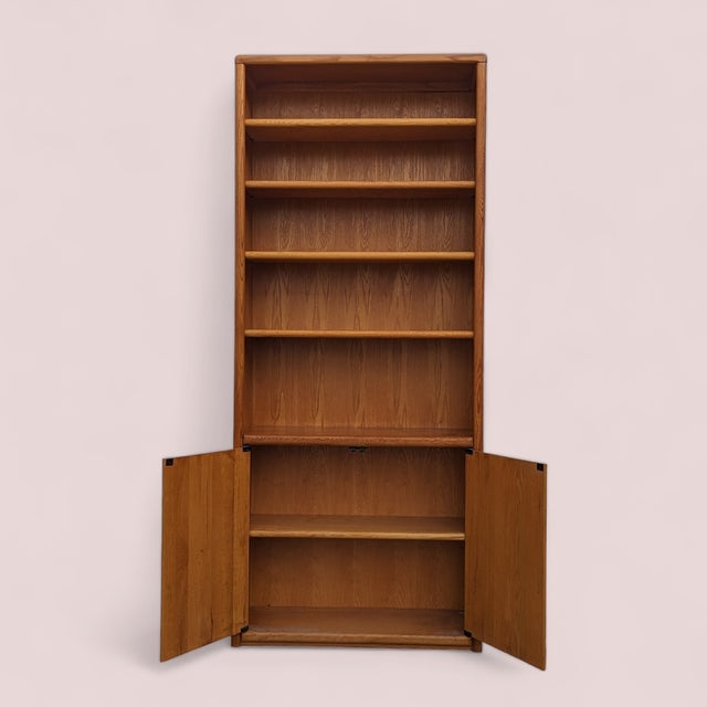 Mid-Century Modern Late-20th-Century Oak Bookcase With Adjustable Shelves For Sale - Image 3 of 15