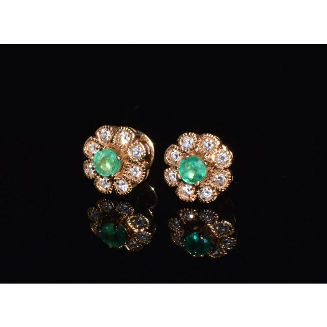 Green Certified Natural 1.8cts vs F Diamond Emerald 18k Solid Gold Floral Stud Earrings, A Pair For Sale - Image 8 of 10