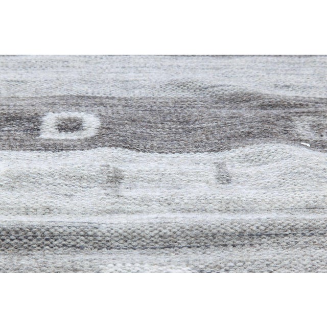 Contemporary Light and Dark Gray Flat-Weave Wool Rug by Doris Leslie Blau For Sale - Image 4 of 5