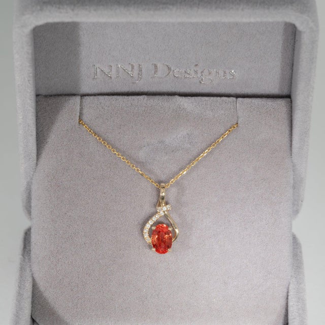 Modern 1.2Ct Padparadscha Sapphire Pendant With Earth-Mined Diamonds: Solid 14k Gold For Sale - Image 3 of 7