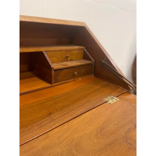 Louis XVI Chest of Drawers in Walnut For Sale - Image 6 of 10