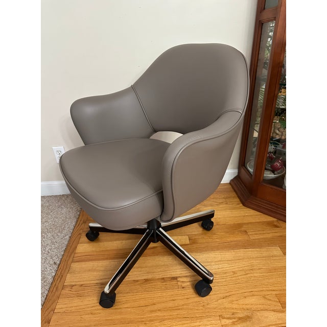 Authentic 2019 Knoll Eero Saarinen Executive Swivel-Tilt Desk Chair in Cadet Grey Volo Leather For Sale - Image 9 of 11